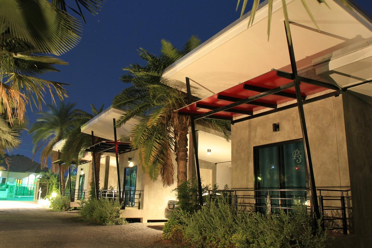 Lopburi Palm Resort Exterior photo