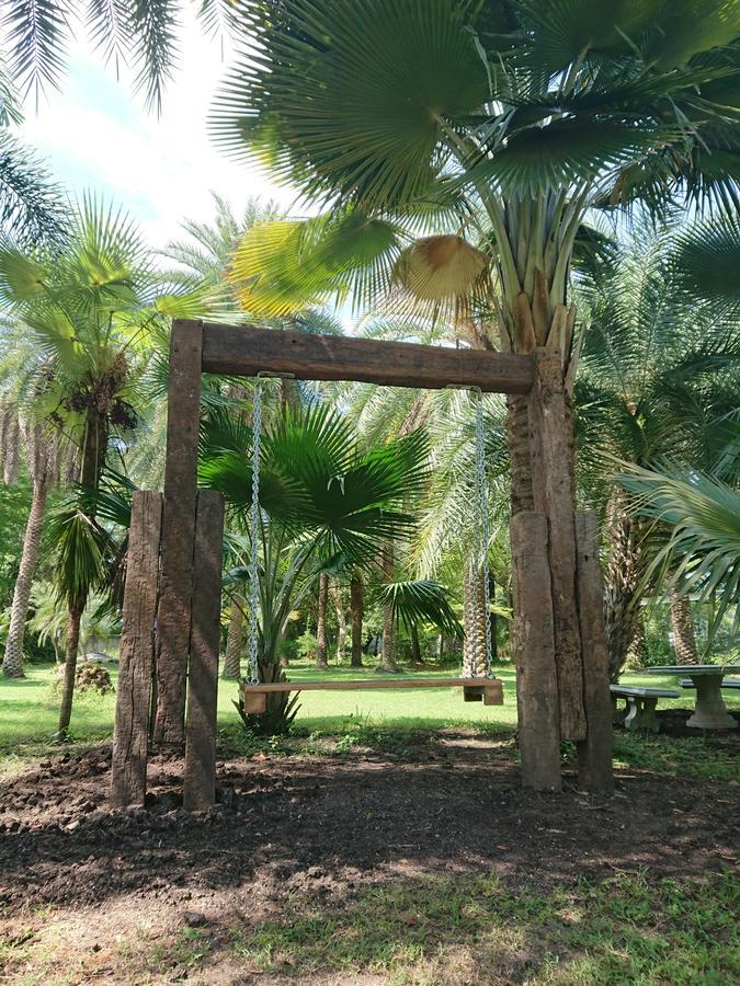 Lopburi Palm Resort Exterior photo