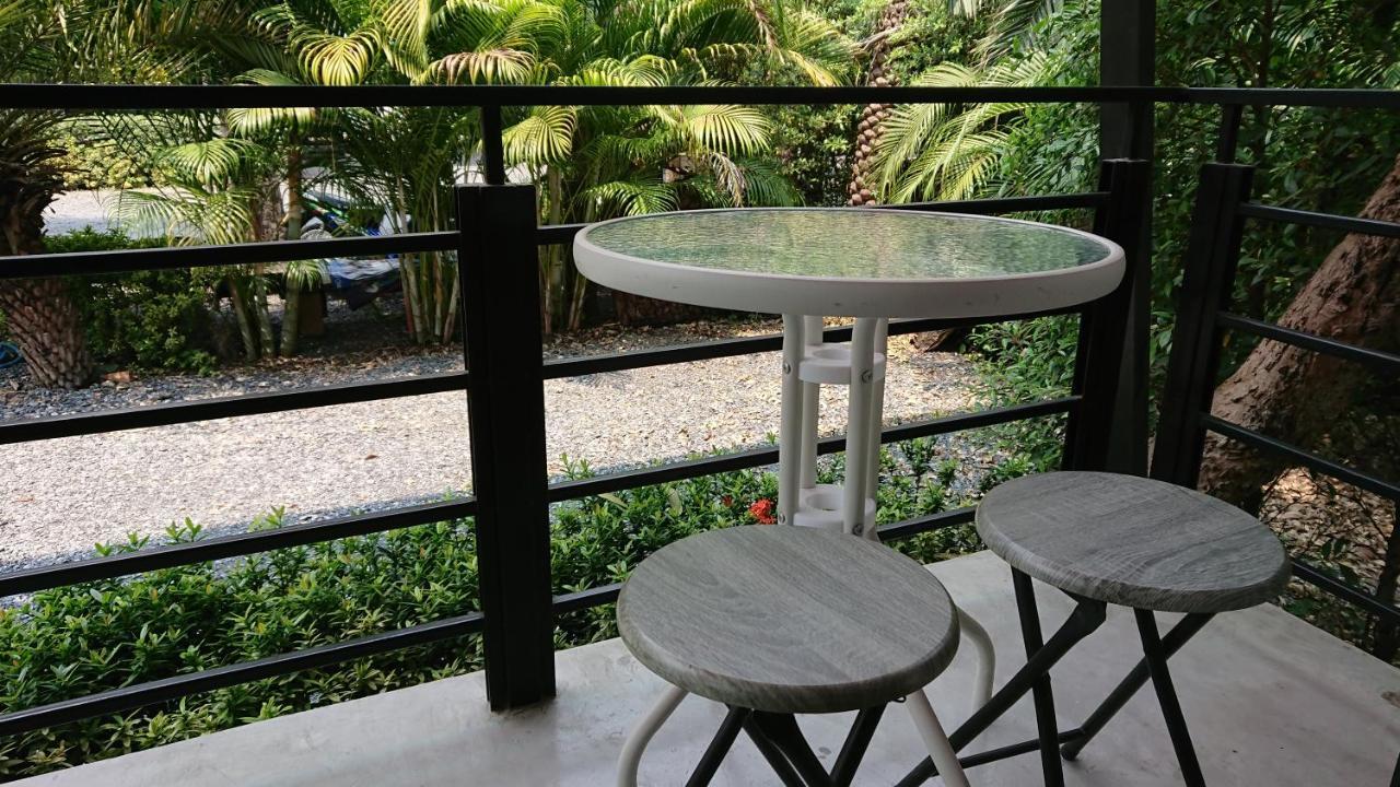 Lopburi Palm Resort Exterior photo